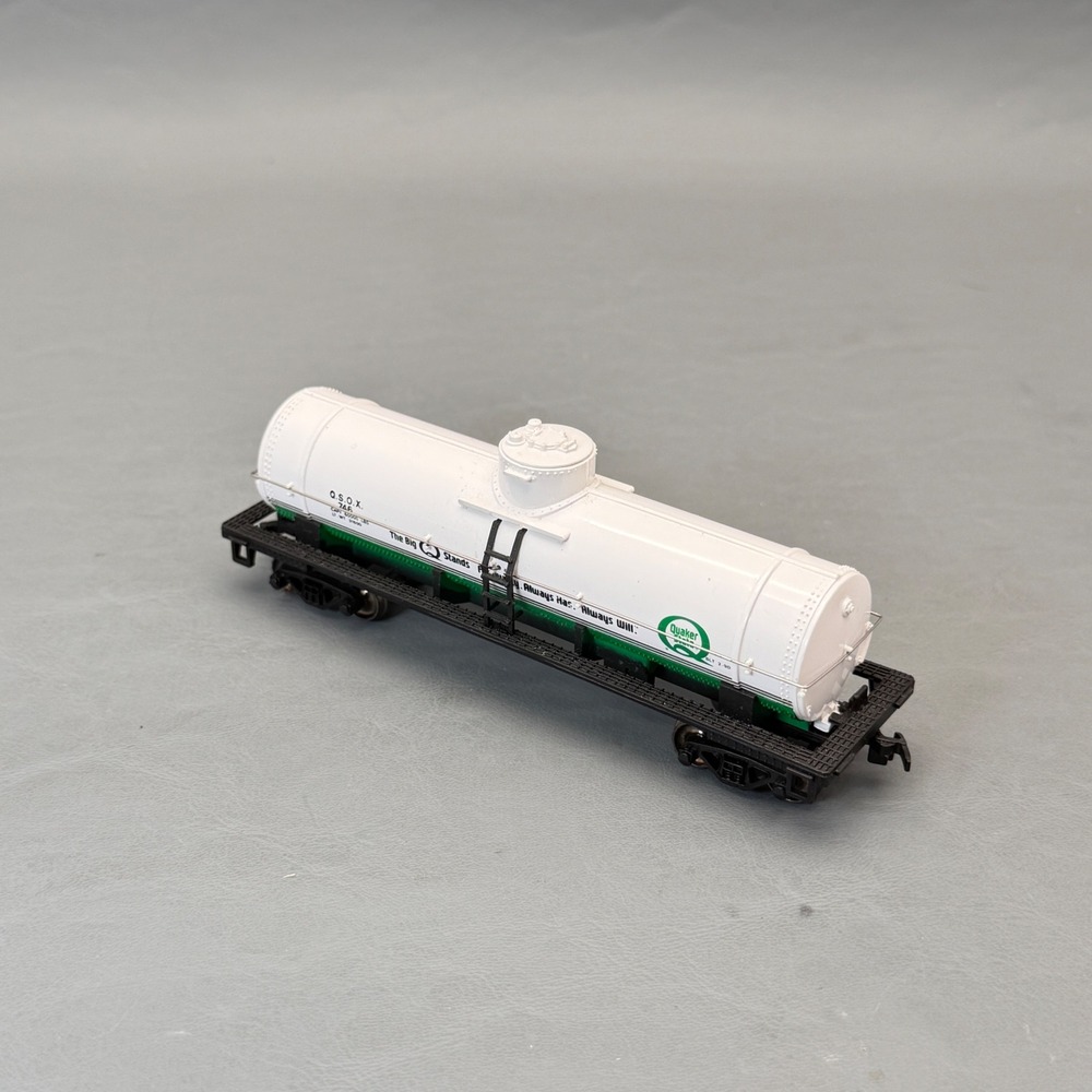 Bachman Tank car ~ Quaker State Refining Corp ~ EZ-Mate Rd# QSOX 746 - HO